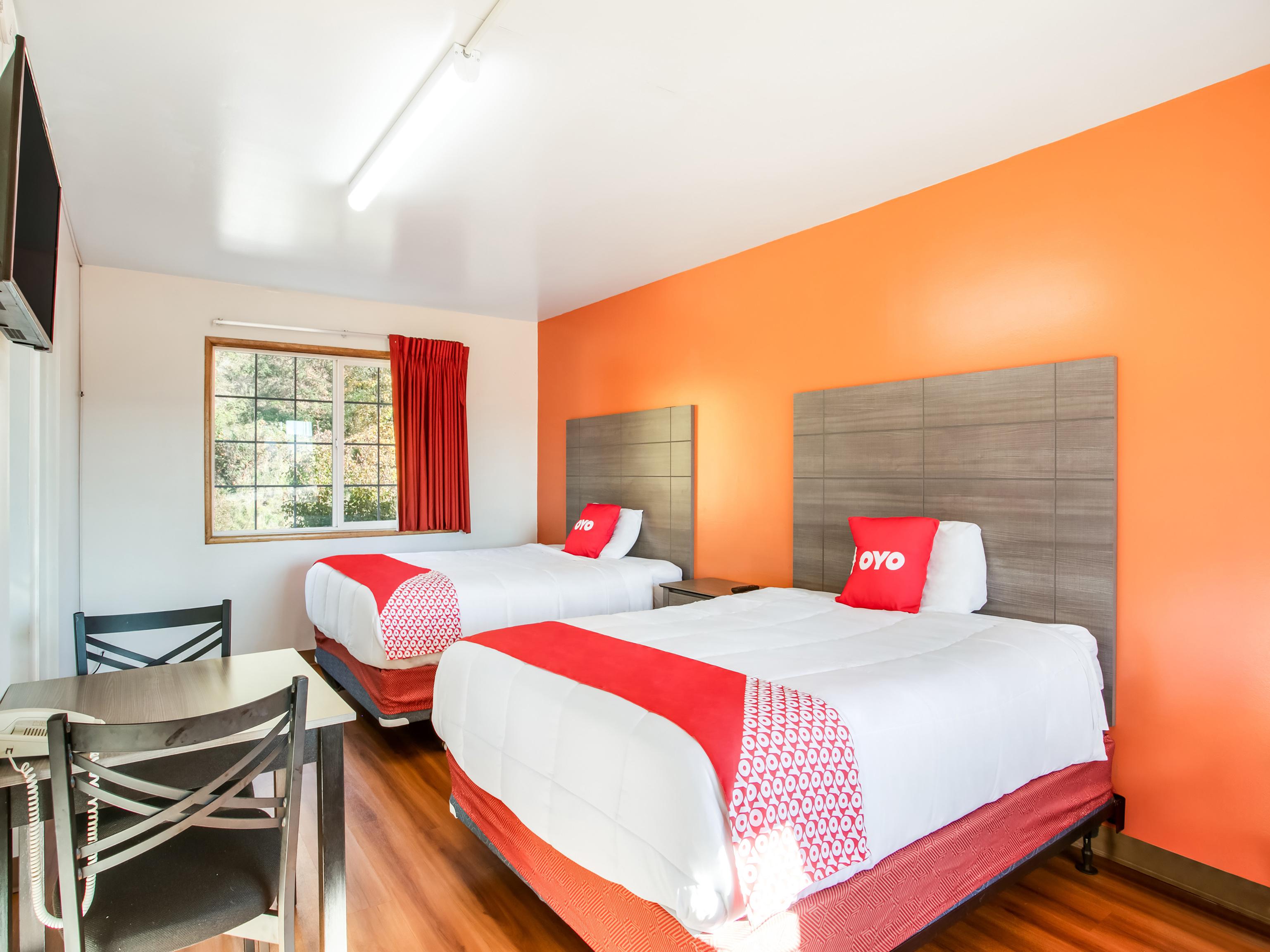 Oyo Hotel Kalama Esterno foto